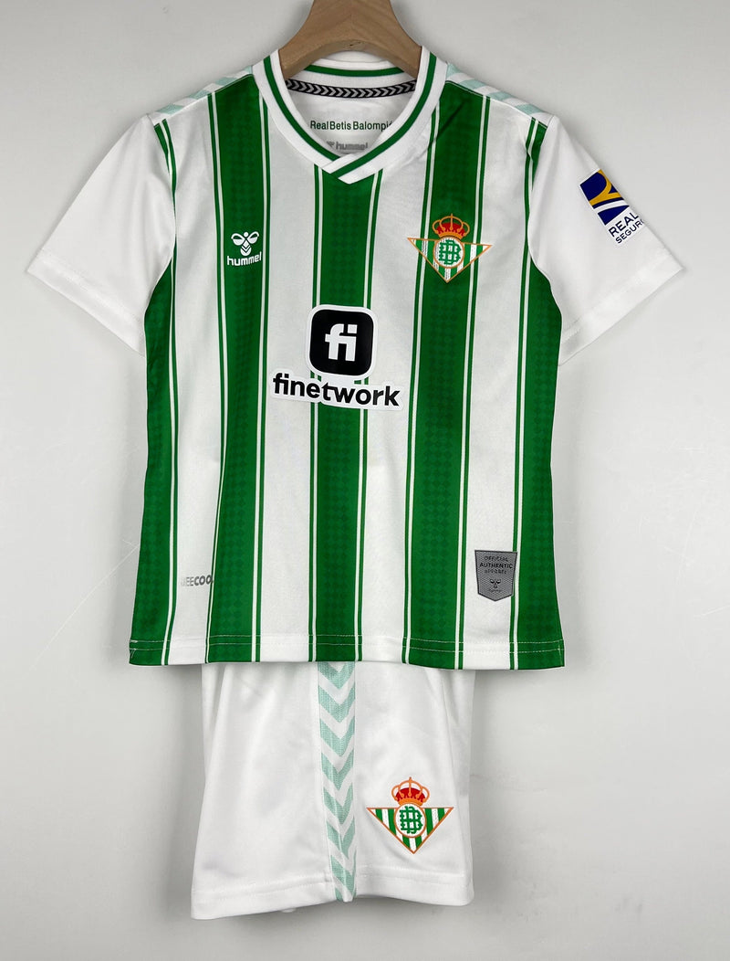 Camiseta y Pantalones para niños Real Betis Primera Equipacion 23/24