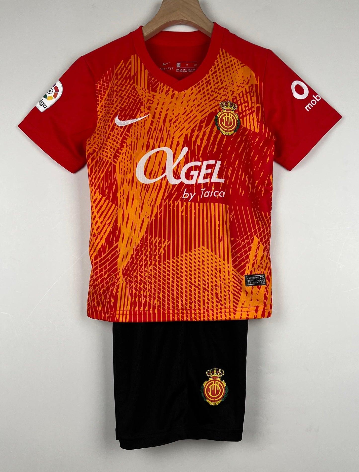 Camiseta y Pantalones para niños RCD Mallorca Edición Conmemorativa 23/24