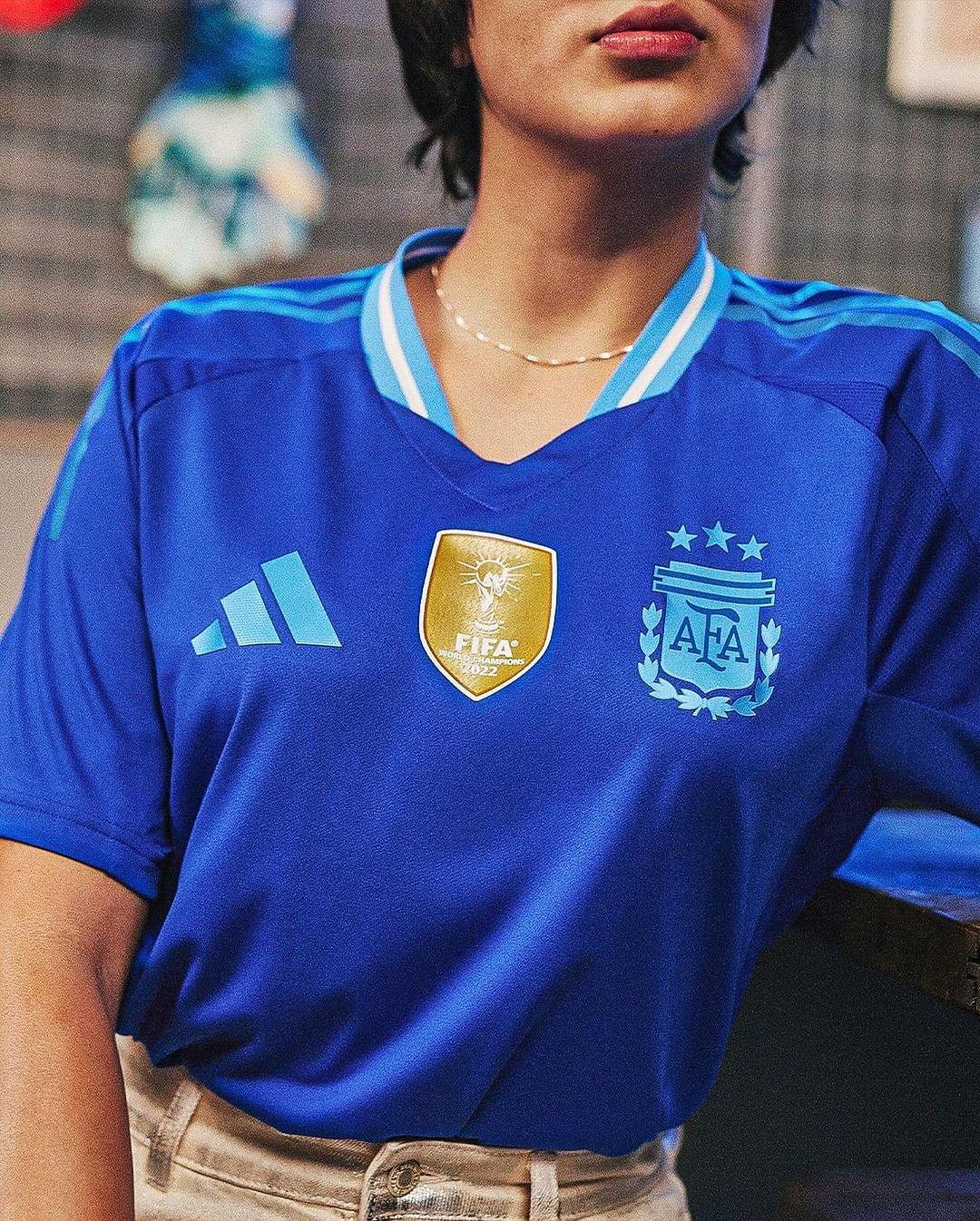 Camiseta Argentina Away 24/25 Con Patch de Campeón Mundial