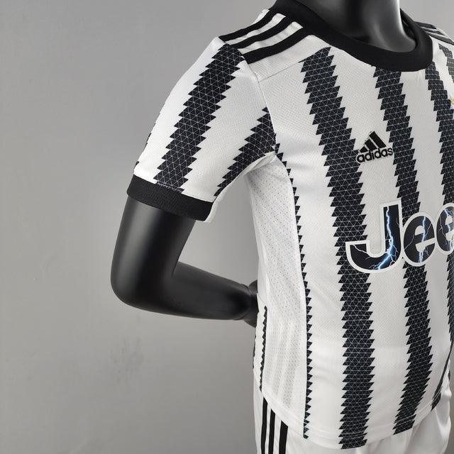 Camiseta y Pantalones para niños Juventus 22/23