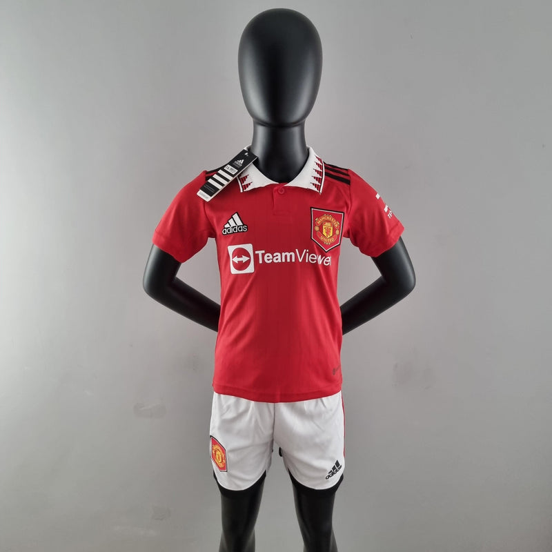 Camiseta y Pantalones para niños Manchester United 22/23