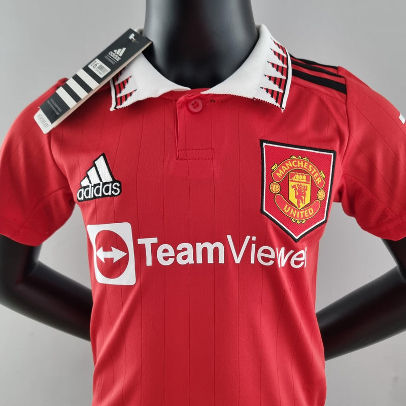 Camiseta y Pantalones para niños Manchester United 22/23