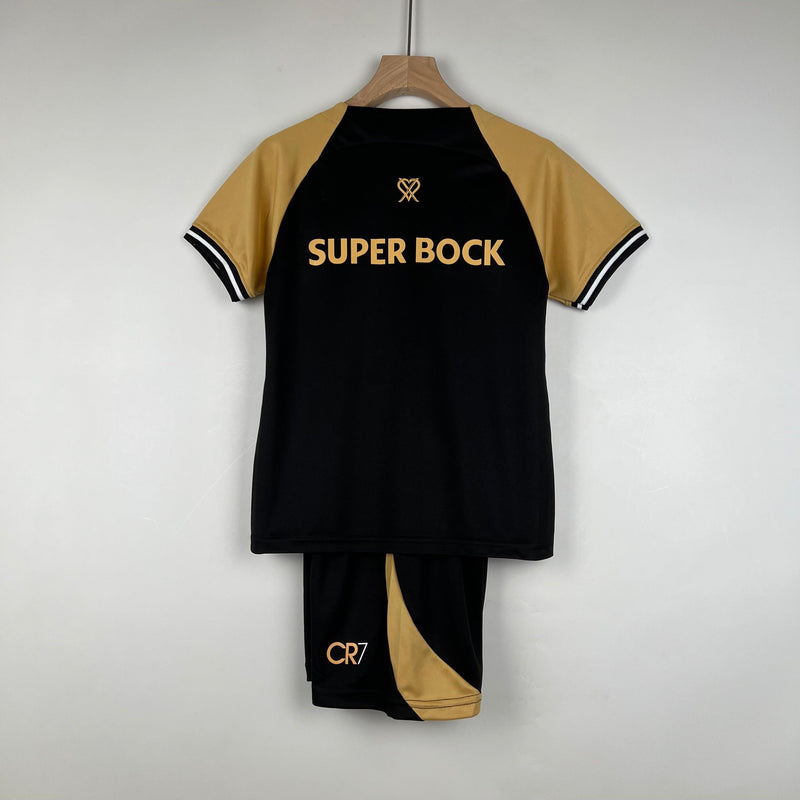 Camiseta y Pantalones para niños Sporting III 23/24 CR7